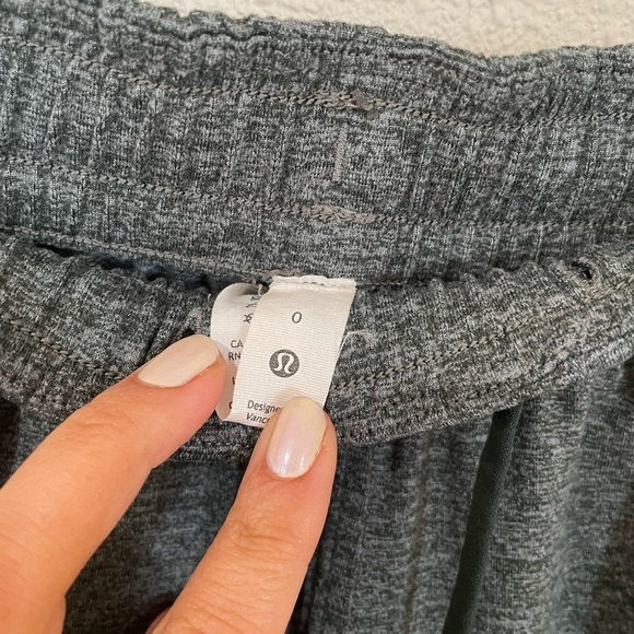 Lululemon Women’s Soft Jersey Classic Fit Mid Rise Green Jogger Size 0 - Picture 6 of 11